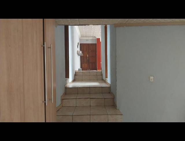 3 BEDROOM HOUSE FOR SALE IN NALEDI